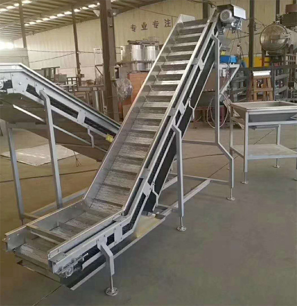 Climbing chain plate conveyor line